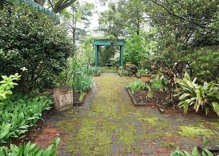 B&B only: Double Oaks Bed & Breakfast